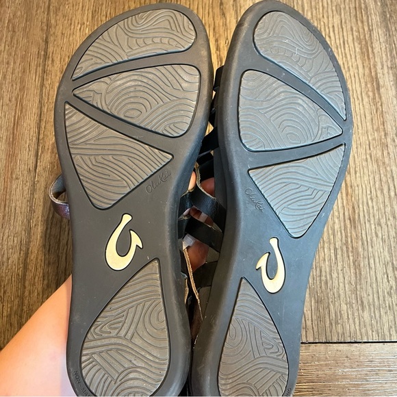 Olukai awe awe black and silver strappy sandals - Picture 6 of 7